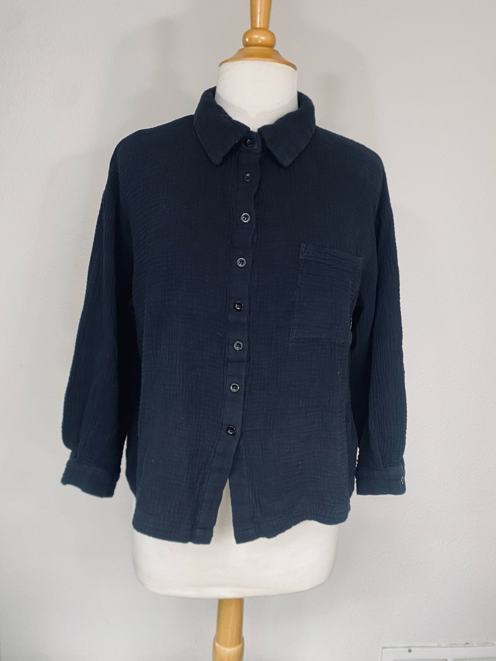 Latuza Womens Black Waffle Knit Cotton Boxy Button Down Shirt Size Medium Casual